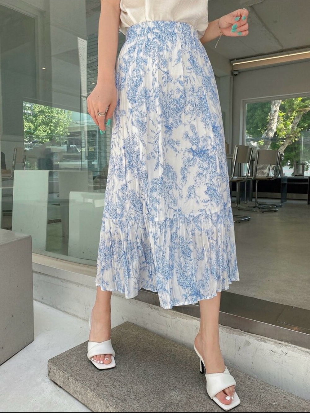 Blue Toile Print Pleated Midi Skirt - Women